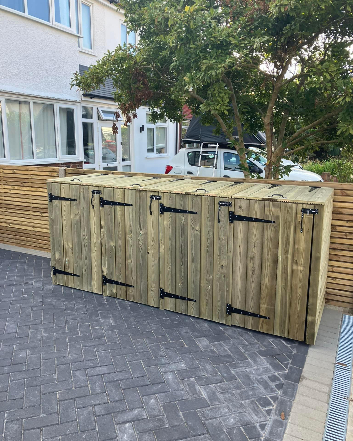 WHEELIE BIN STORAGE UNIT