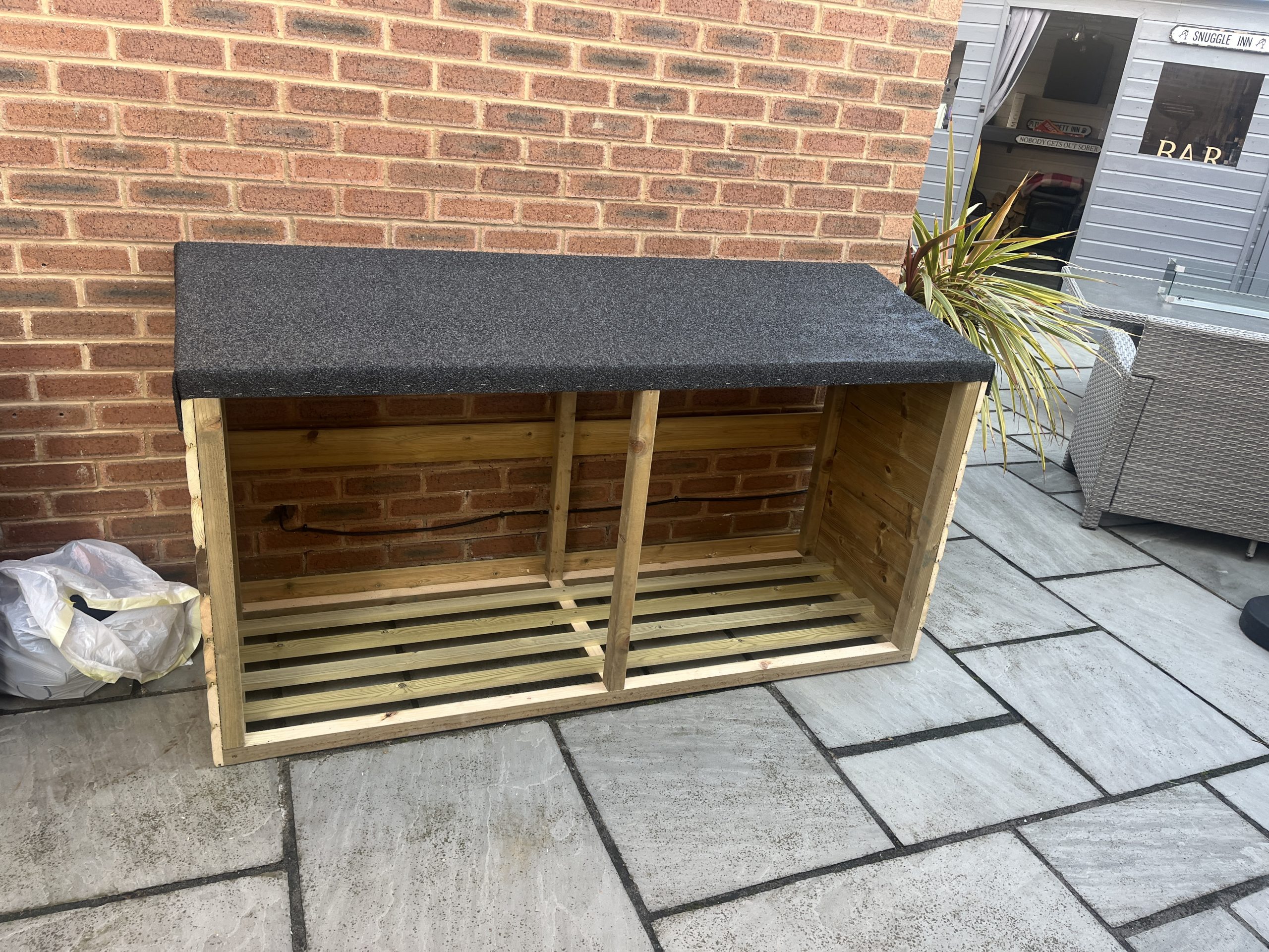 LOG STORE MADE TO MEASURE